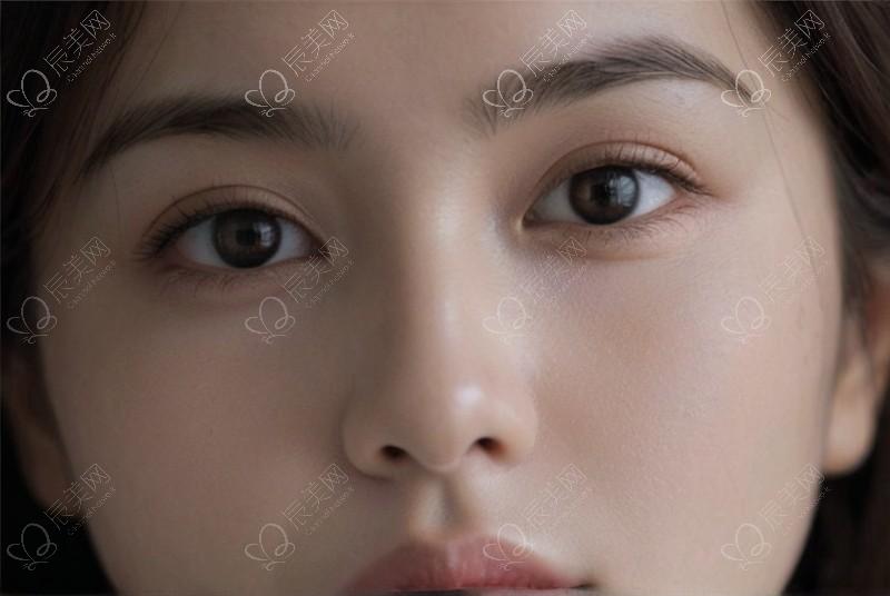 定妆粉和散粉的区别，选对产品很重要