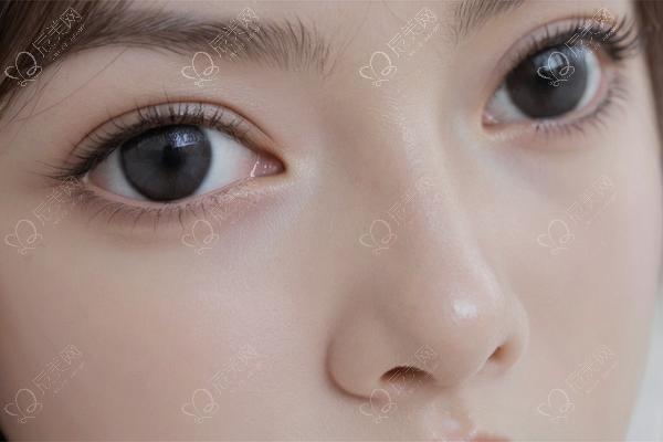 枕套3天不换=脸上细菌开派对？