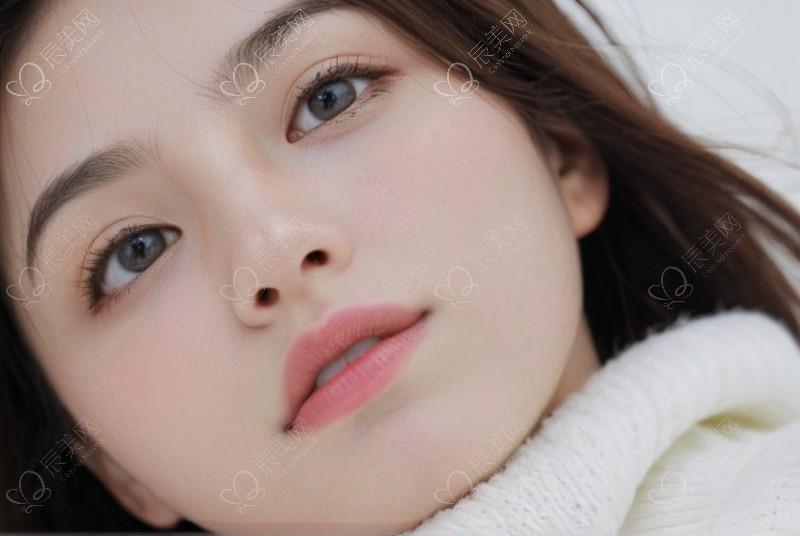 经常对着电脑真的会变黑吗？教你几招降低变黑风险！